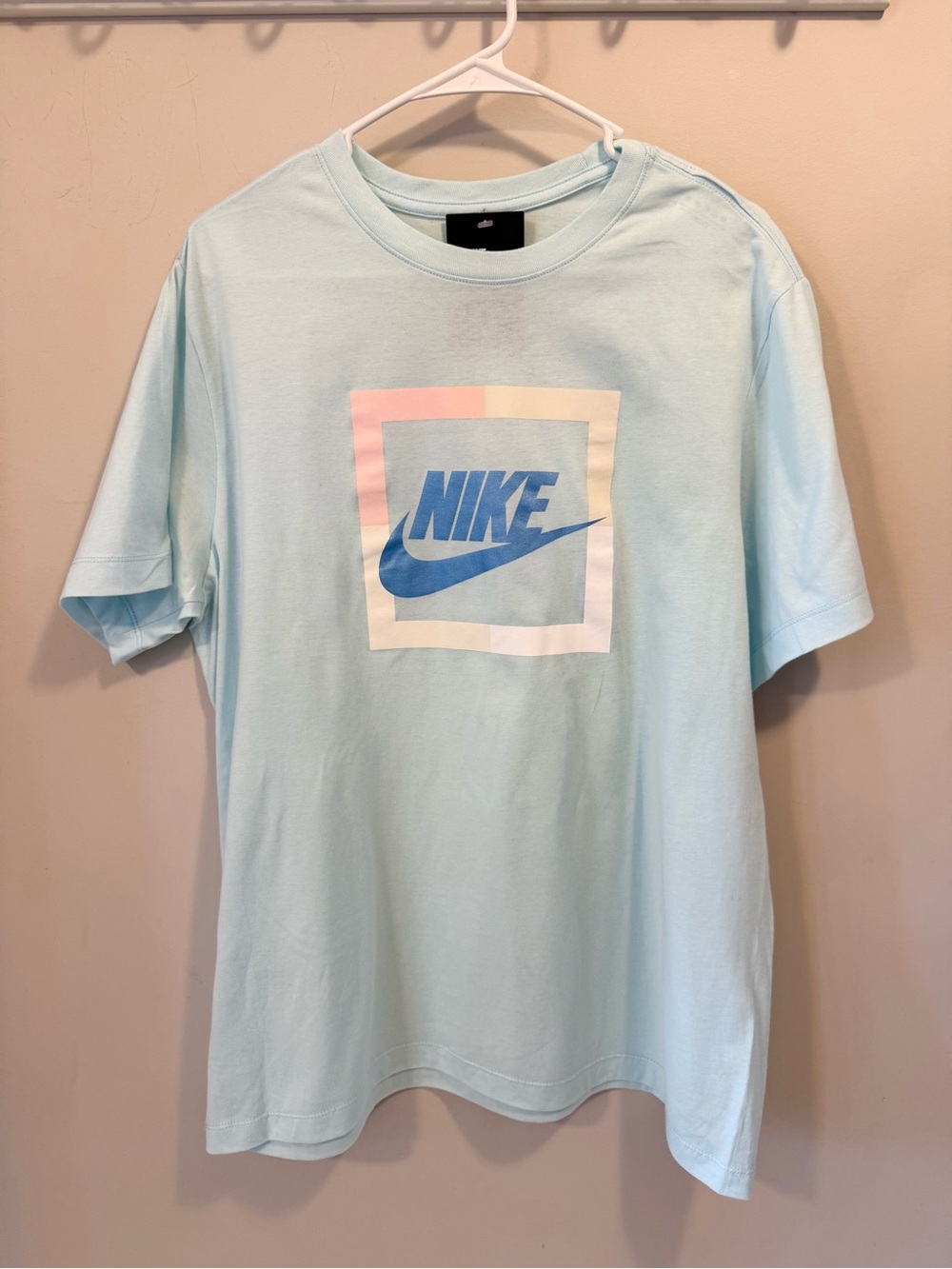 Nike Men’s Pastel Blue Logo Tee with Gradient Frame